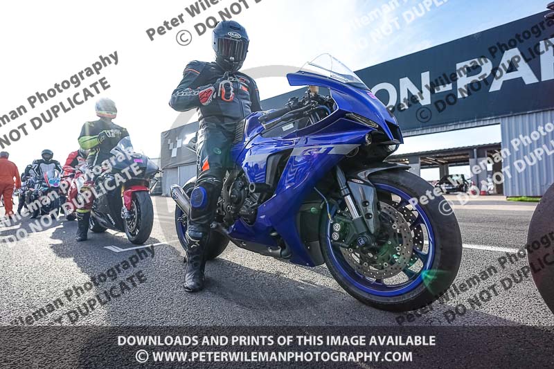 donington no limits trackday;donington park photographs;donington trackday photographs;no limits trackdays;peter wileman photography;trackday digital images;trackday photos